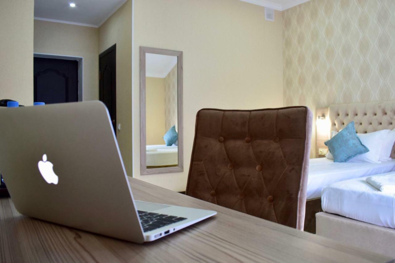 Dostar Inn Shymkent Ngoại thất bức ảnh