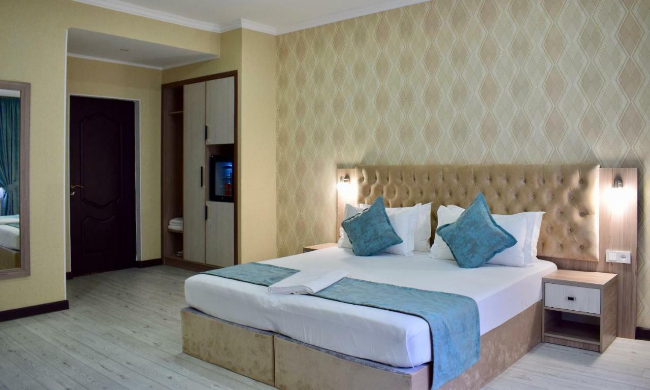 Dostar Inn Shymkent Ngoại thất bức ảnh